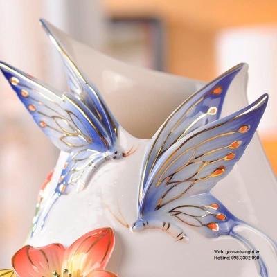 BÌNH THỦ CÔNG ĐẮP NỔI BƯỚM VÀ HOA
